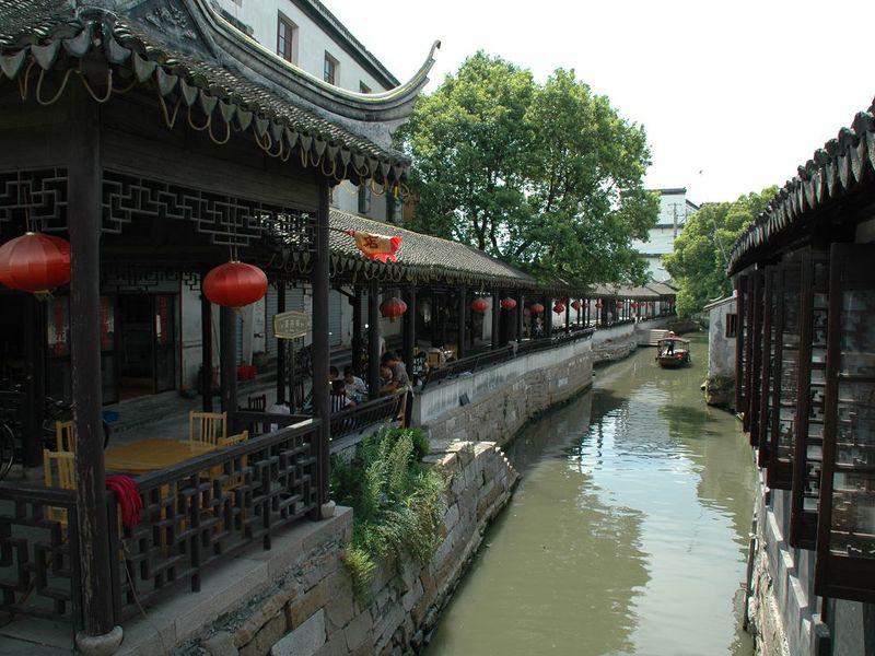 首批自制短剧年内发布,知乎“短故事”加速影视化